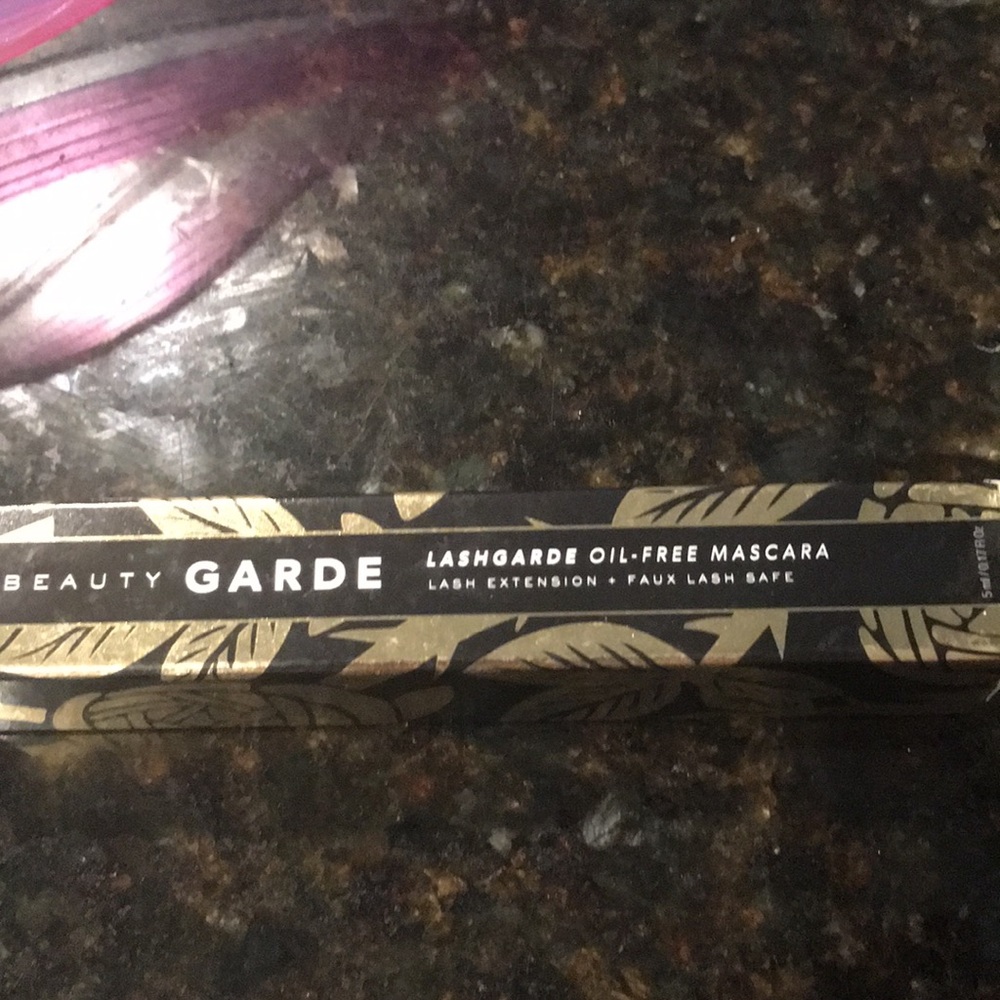 Lash grade Mascara